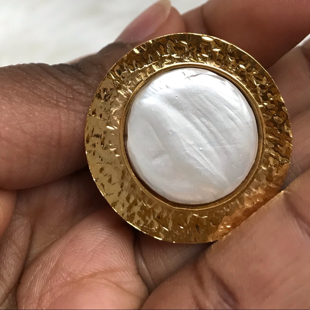 Gold stone circle ⭕️ ring